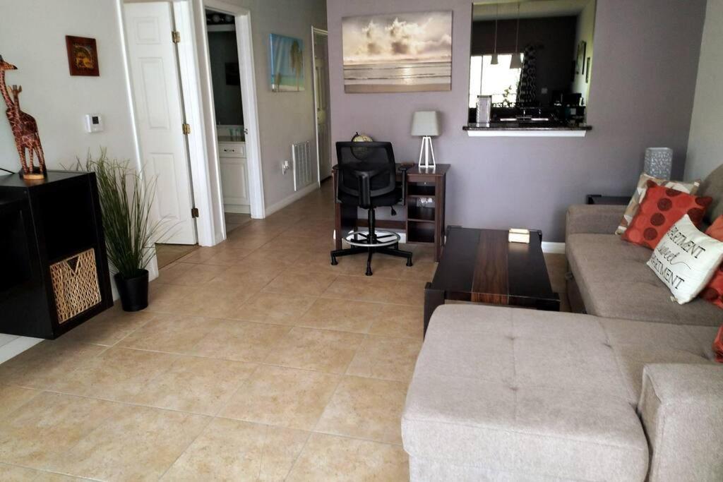 Apartment Affordable 3 Miles From And Golf! Orlando