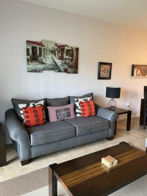 Apartment Affordable 3 Miles From And Golf! *