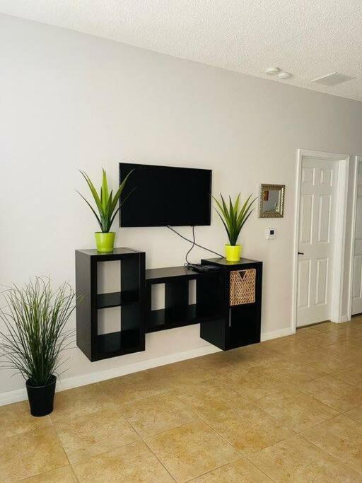 Apartment Affordable 3 Miles From And Golf! Orlando