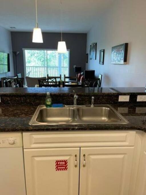 Affordable 3 Miles From And Golf! Apartment Orlando