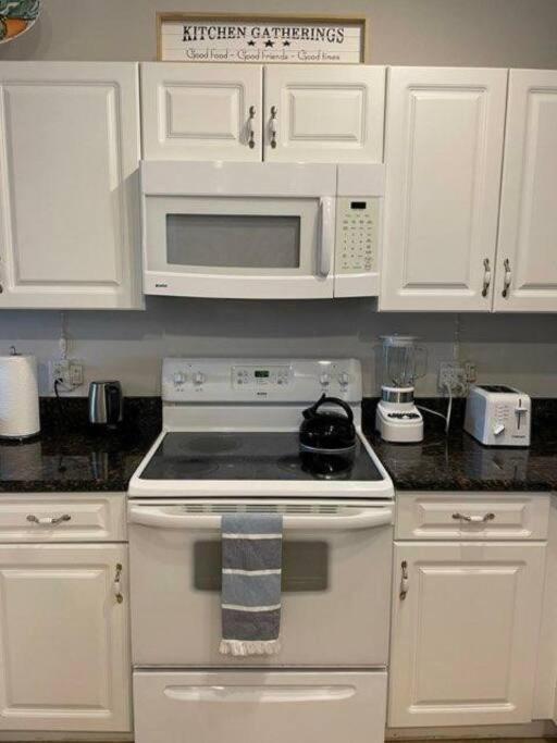 Affordable 3 Miles From And Golf!