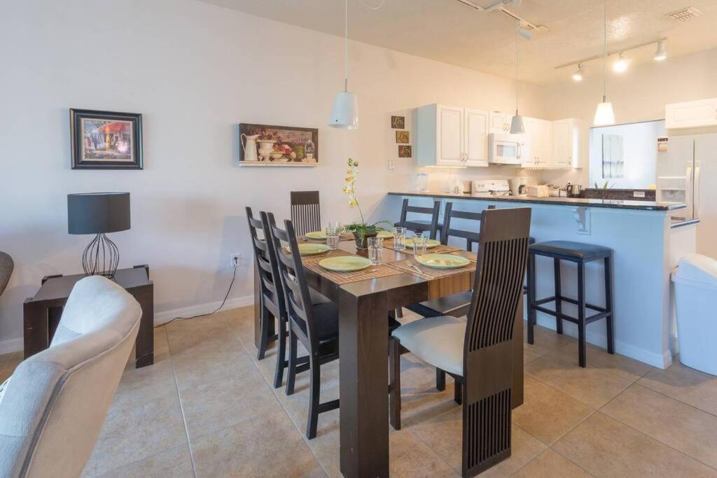 Affordable 3 Miles From And Golf!