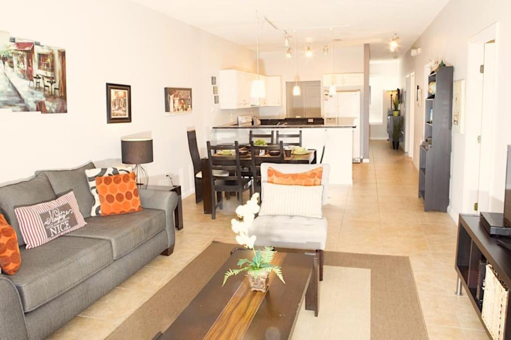 Affordable 3 Miles From And Golf! Apartment Orlando