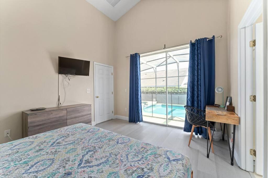 Villa Poolside Oasis
