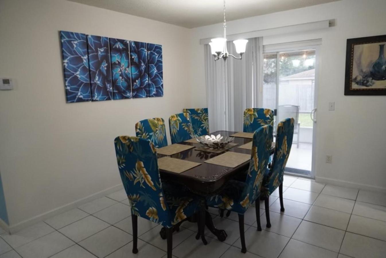 Holiday home House Of Blues-3 Bedrooms+gameroom