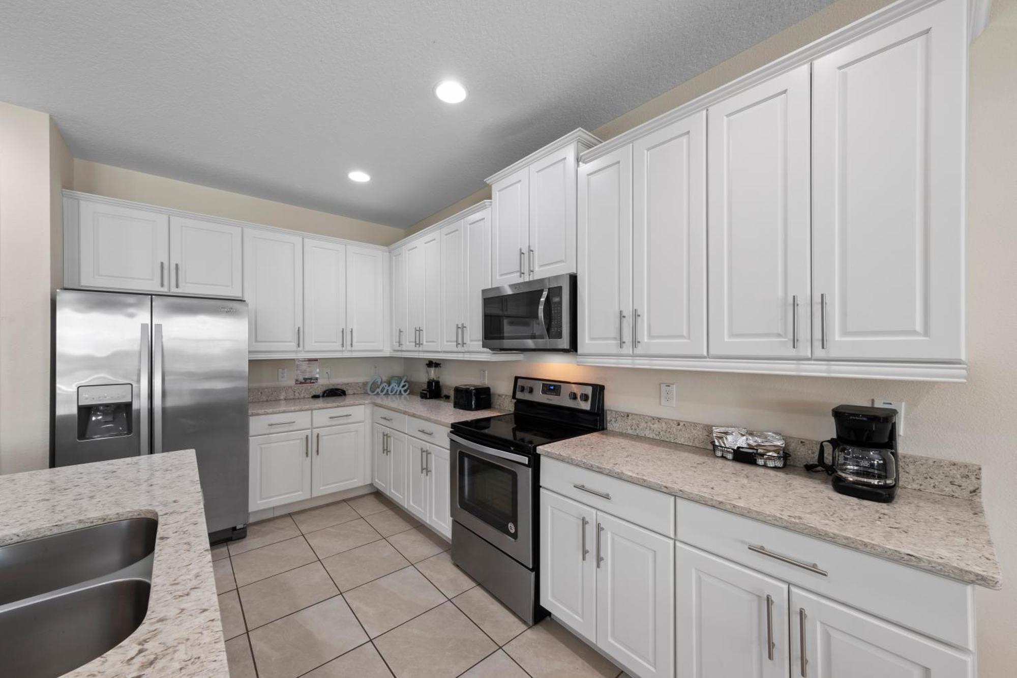 Unique With Media Room, Theme And Private Pool Near With Access By Rentyl - 7716f Holiday home Orlando