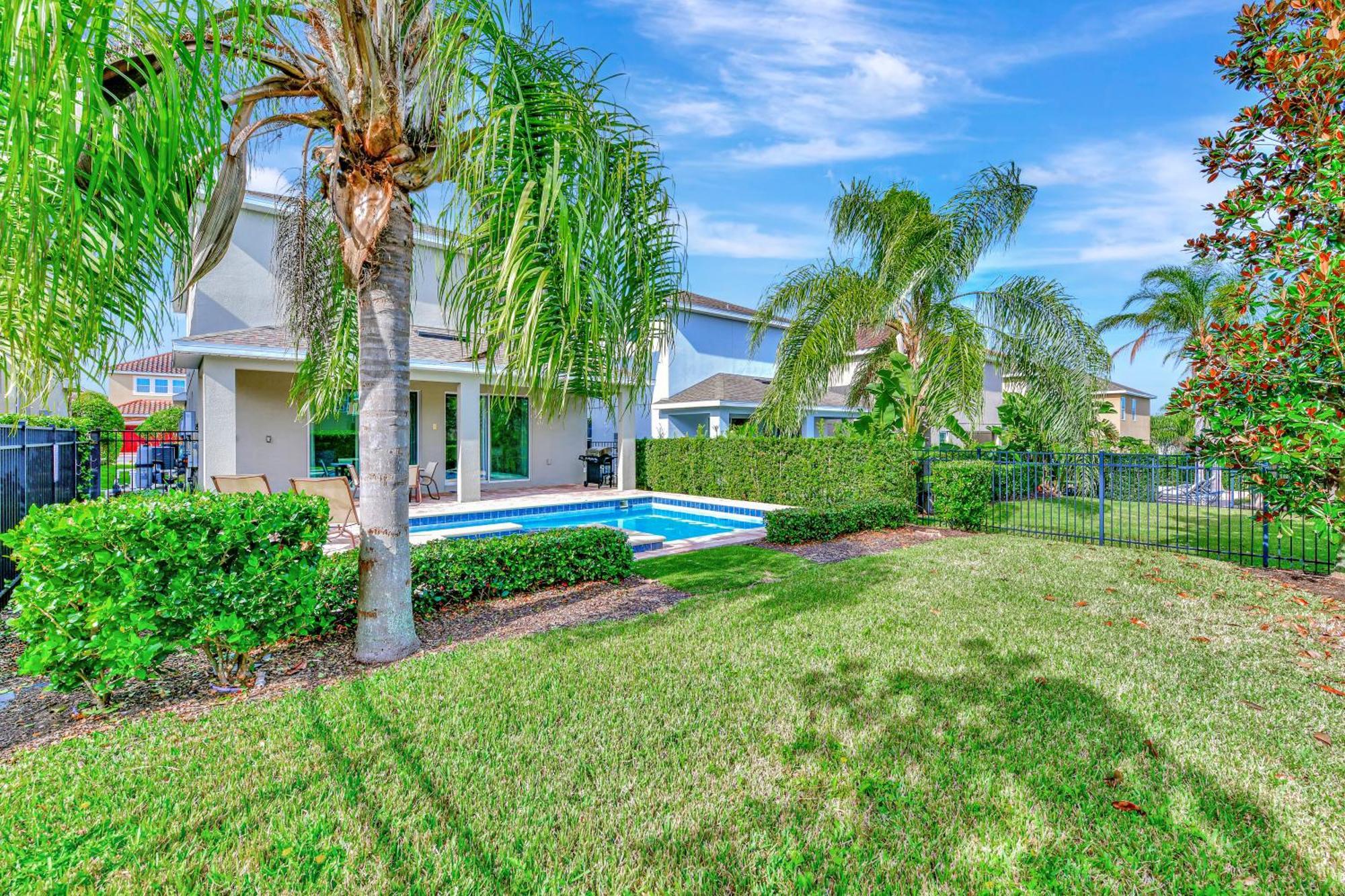Holiday home Spacious With Private Pool And Game Near With Amenities By Rentyl 660l