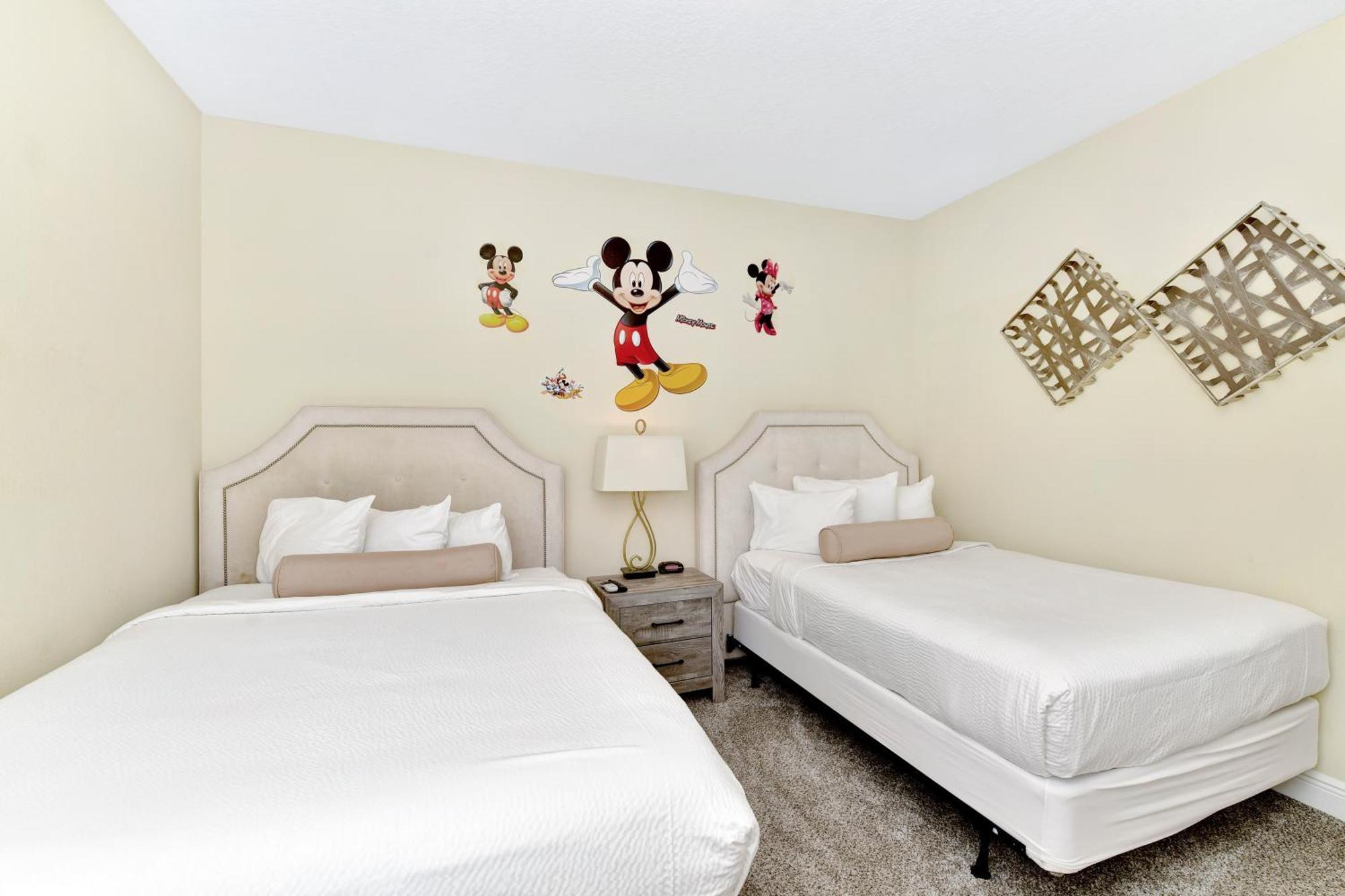Spacious With Private Pool And Game Near With Amenities By Rentyl 660l Holiday home Orlando