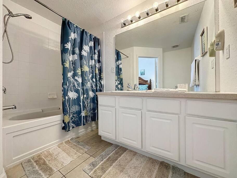 Holiday home Sunnyside Up Gated Style Community *