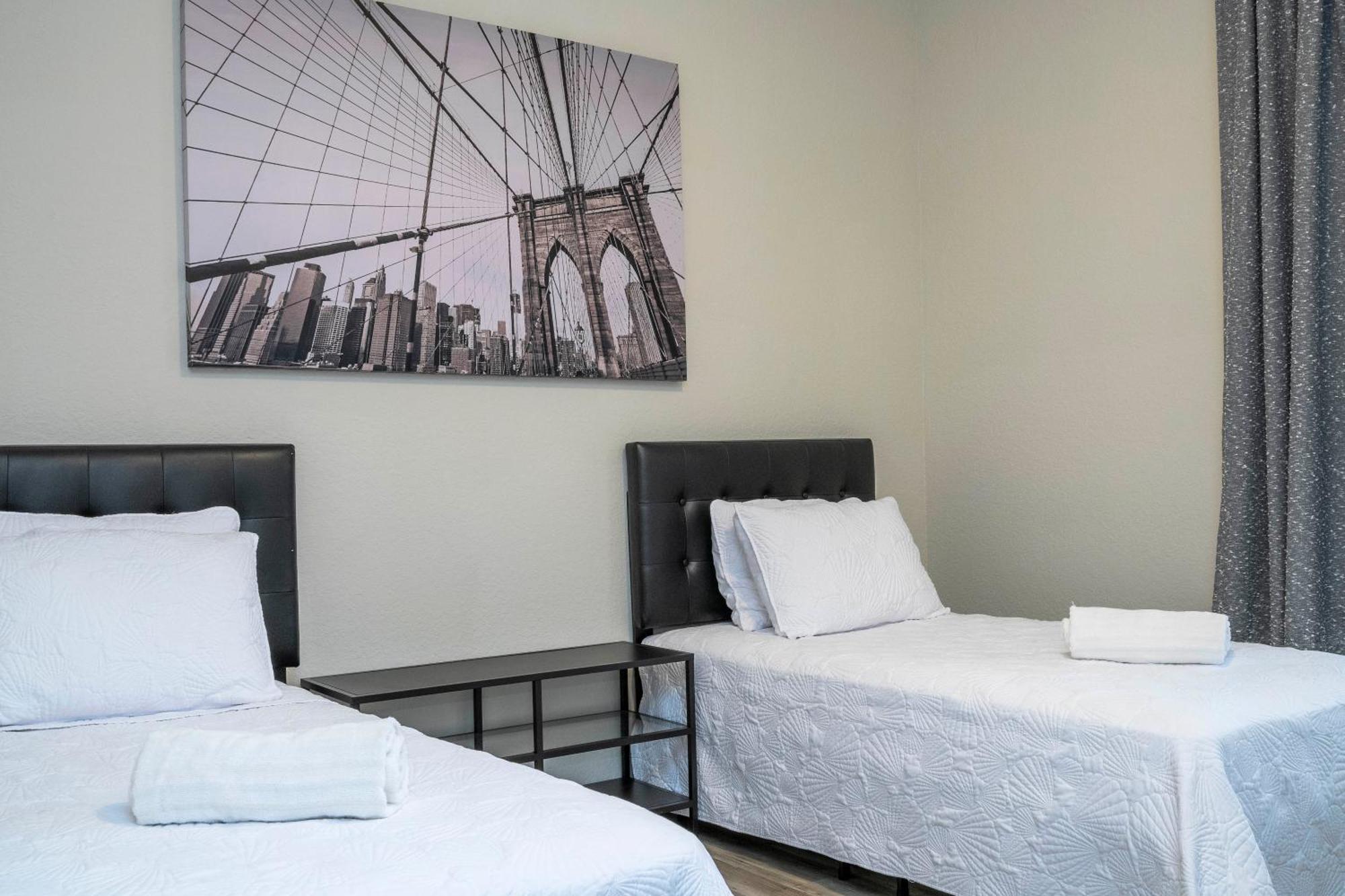 Renovated 4br 5min Conv Center Holiday home
