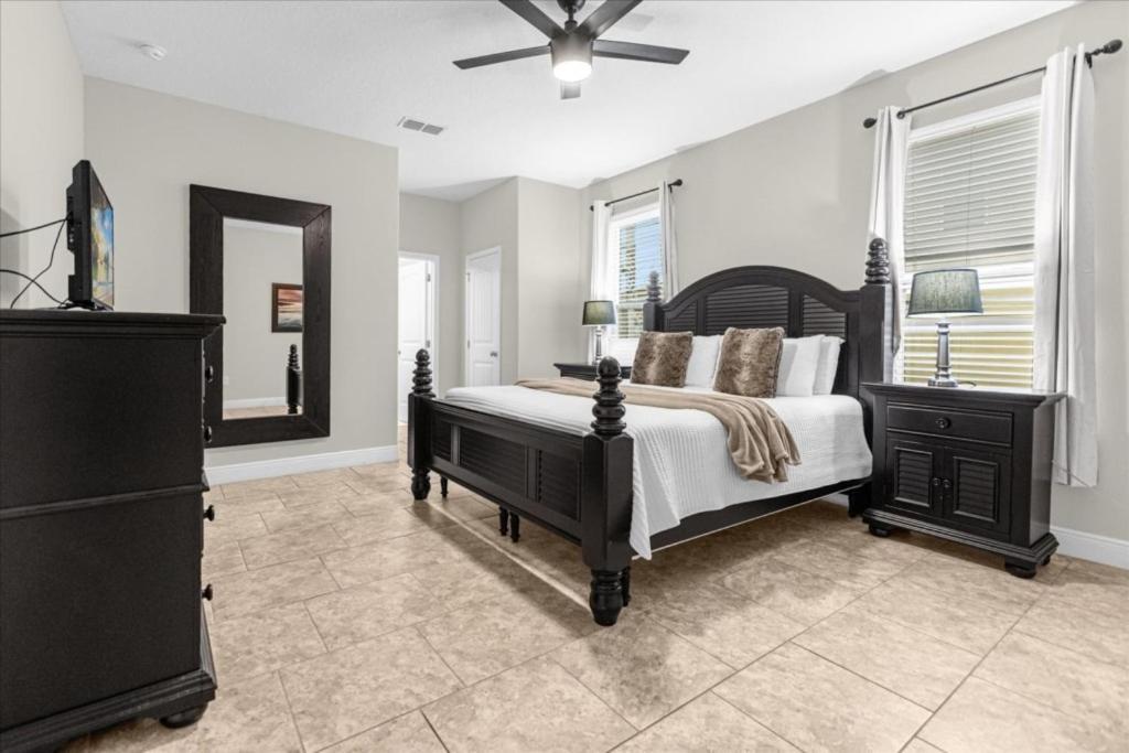 6 Bedrooms - 5,5 Bathrooms - Solterra 4193 Od *