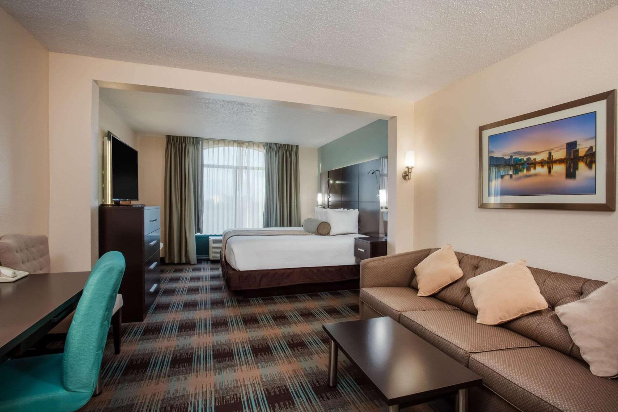 Wingate By Wyndham - International Airport- Free Hot Breakfast