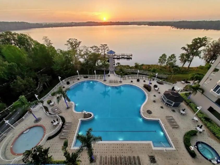 Big Pool, Stunning Lakeview, Sunrise, # 710 * Orlando