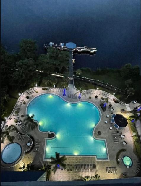 Apartment Big Pool, Stunning Lakeview, Sunrise, # 710 *