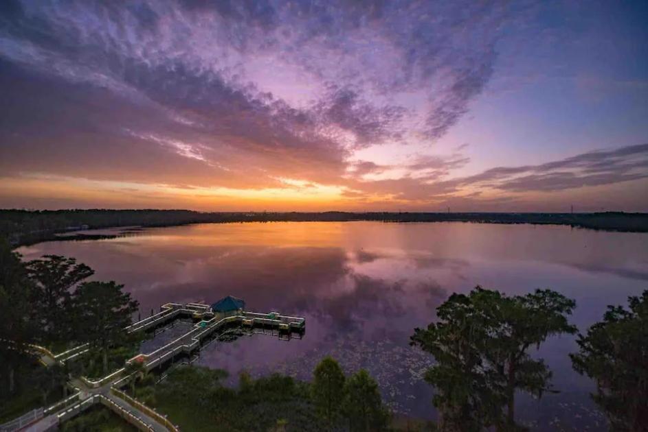 Big Pool, Stunning Lakeview, Sunrise, # 710 Apartment Orlando