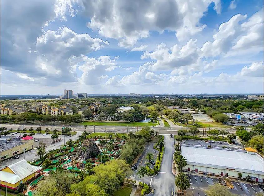 Big Pool, Stunning Lakeview, Sunrise, # 710 Apartment Orlando