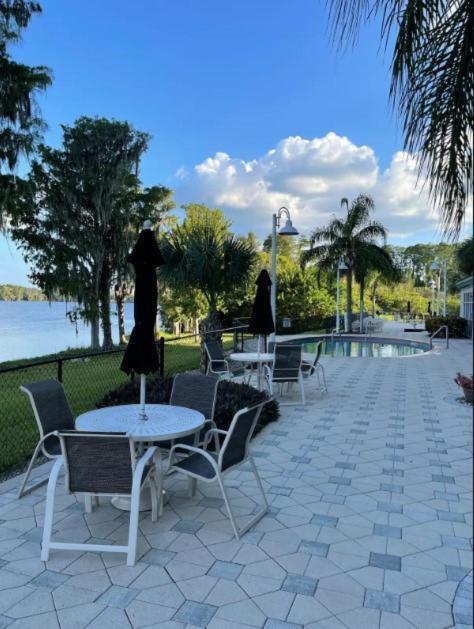 Apartment Big Pool, Stunning Lakeview, Sunrise, # 710 *