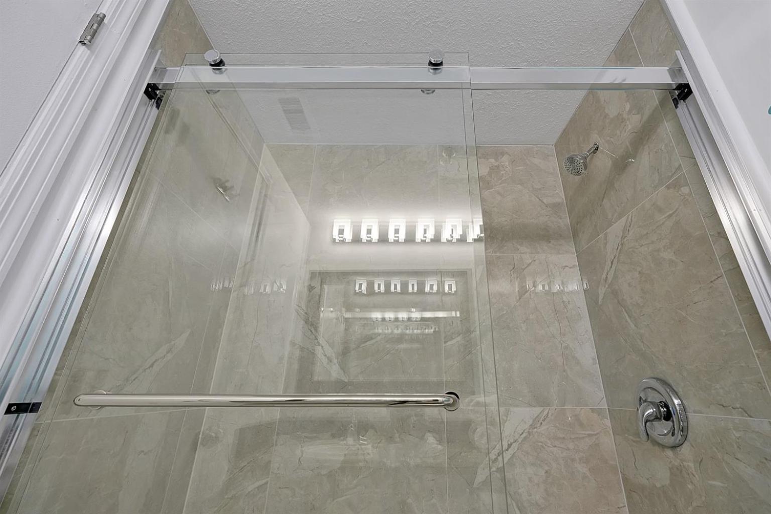 Enclave Refurbished Condo: Just 2mi To Universal!