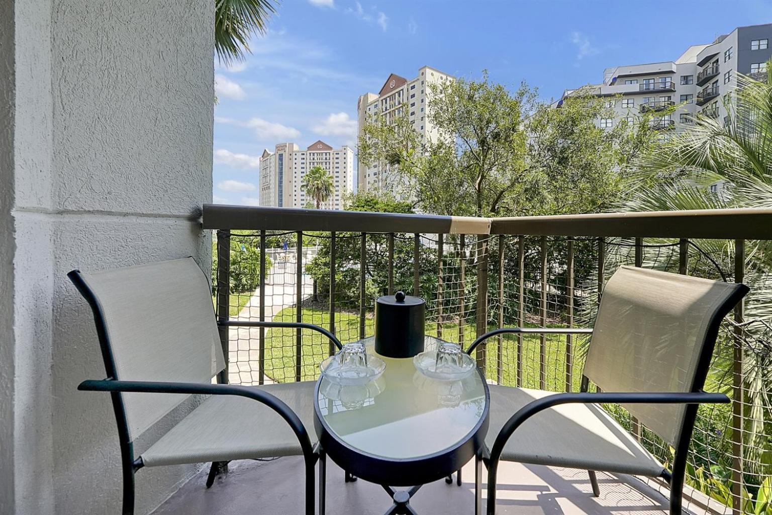 Enclave Refurbished Condo: Just 2mi To Universal! * Orlando