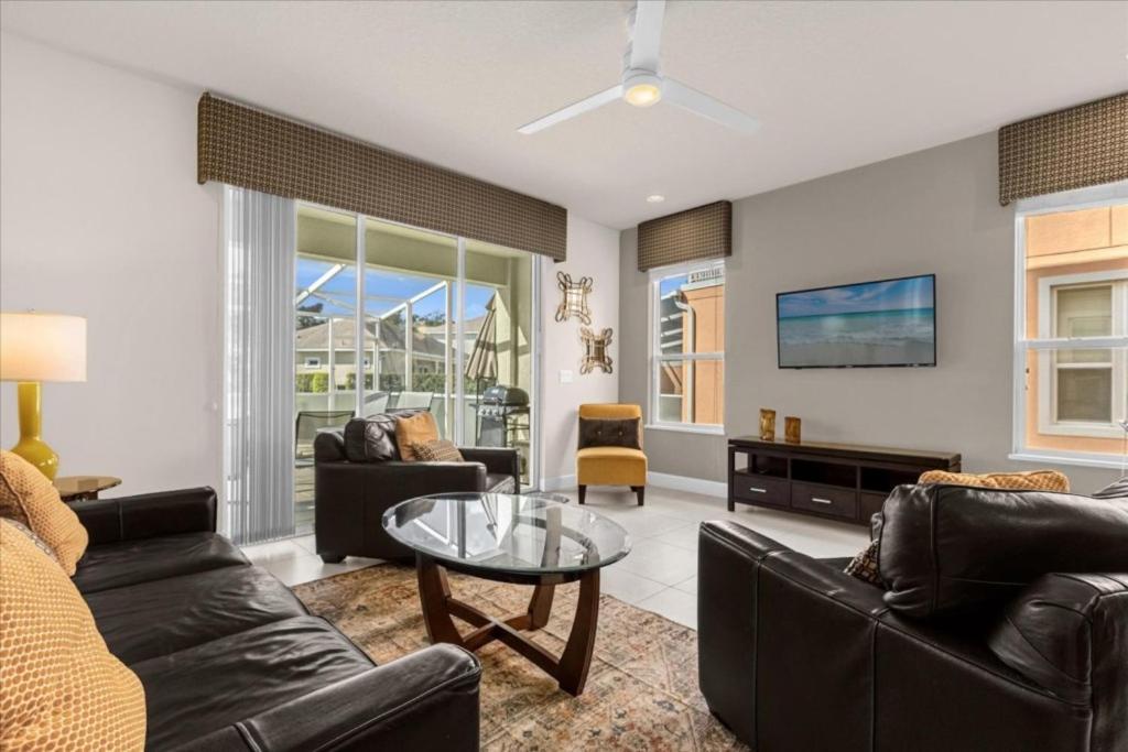 3 Bedrooms- 3 Bathrooms- The Retreat 1521 Rc Orlando