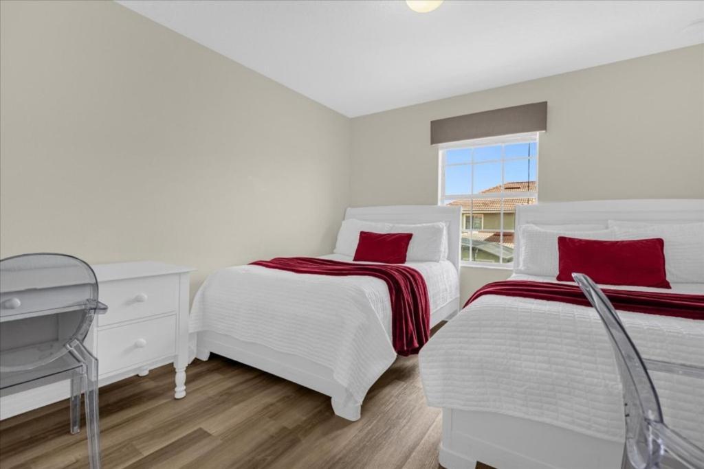 Holiday home 4 Bedrooms - 3 Bathrooms - Paradise Palms 8963 Cat *