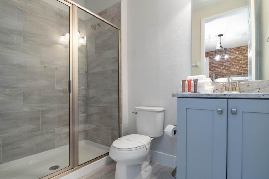 8 Bedroom- 7 Bathroom- Encore 7590ma