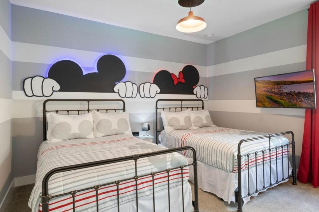 8 Bedroom- 7 Bathroom- Encore 7590ma Orlando