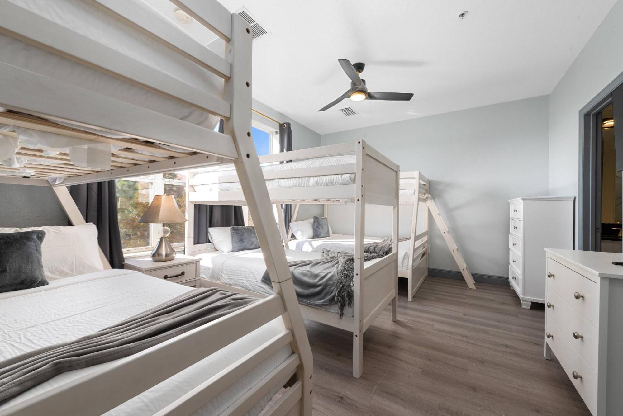 Townhome In 3 Suits Holiday home *