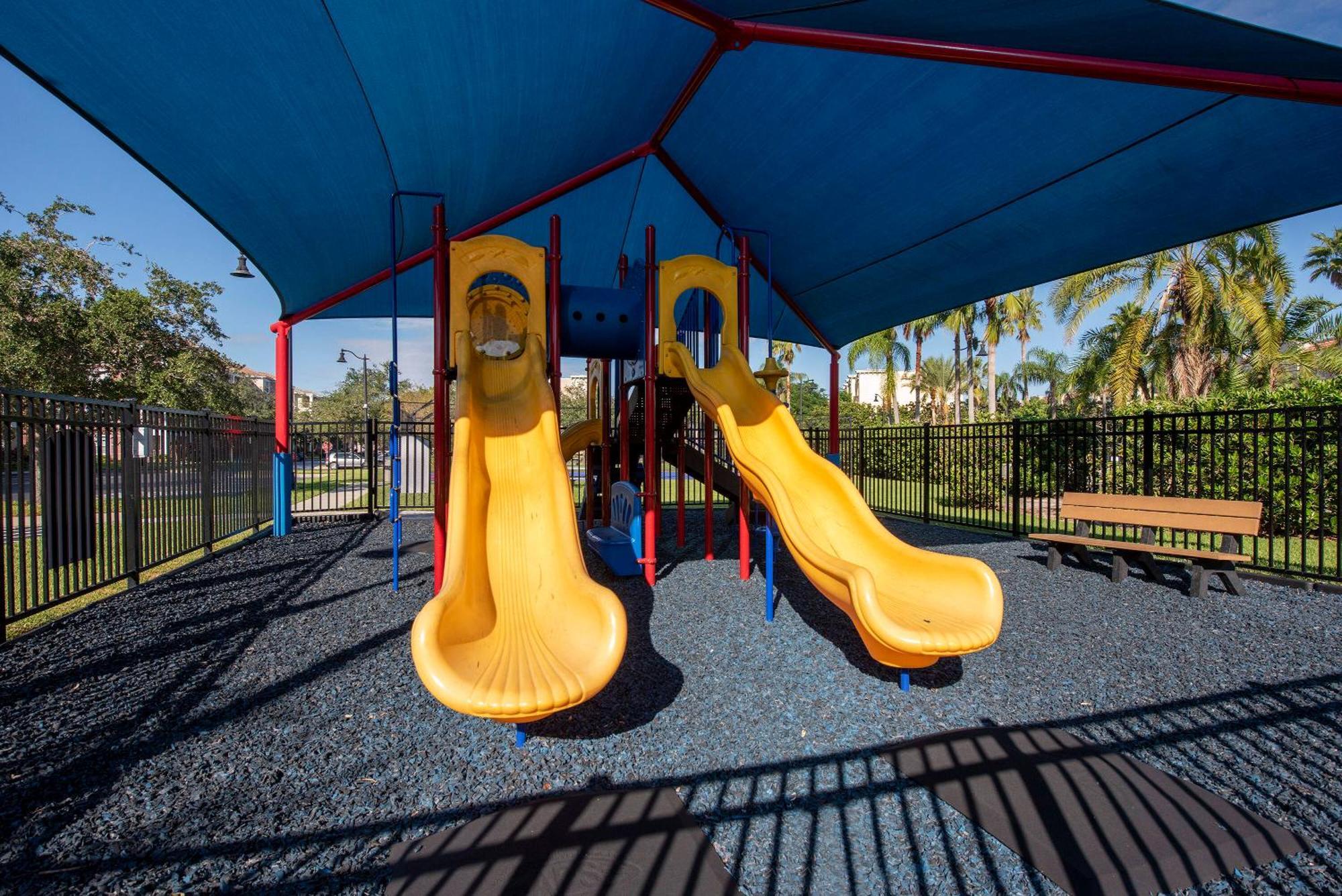 Townhome In 3 Suits Orlando