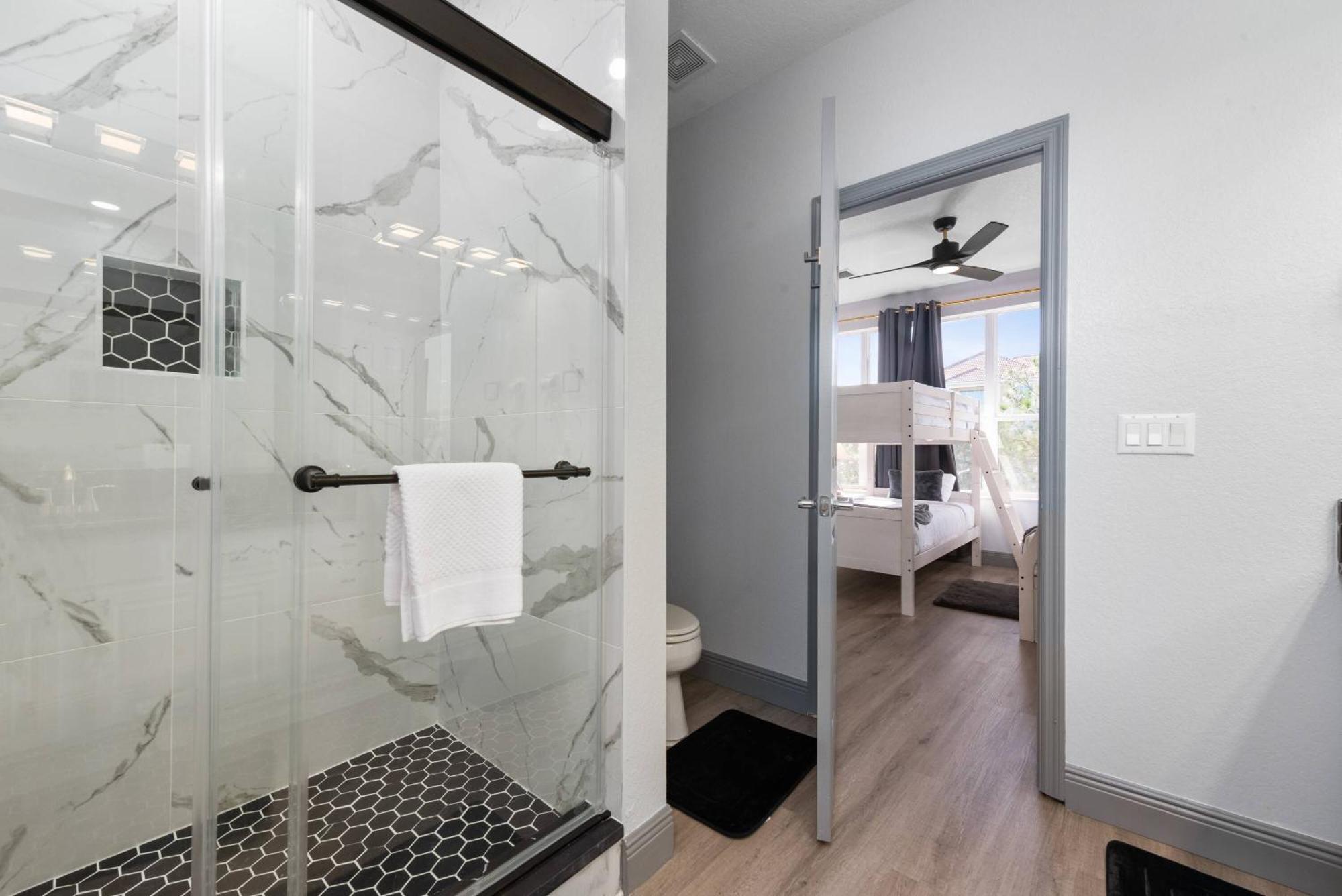 Townhome In 3 Suits