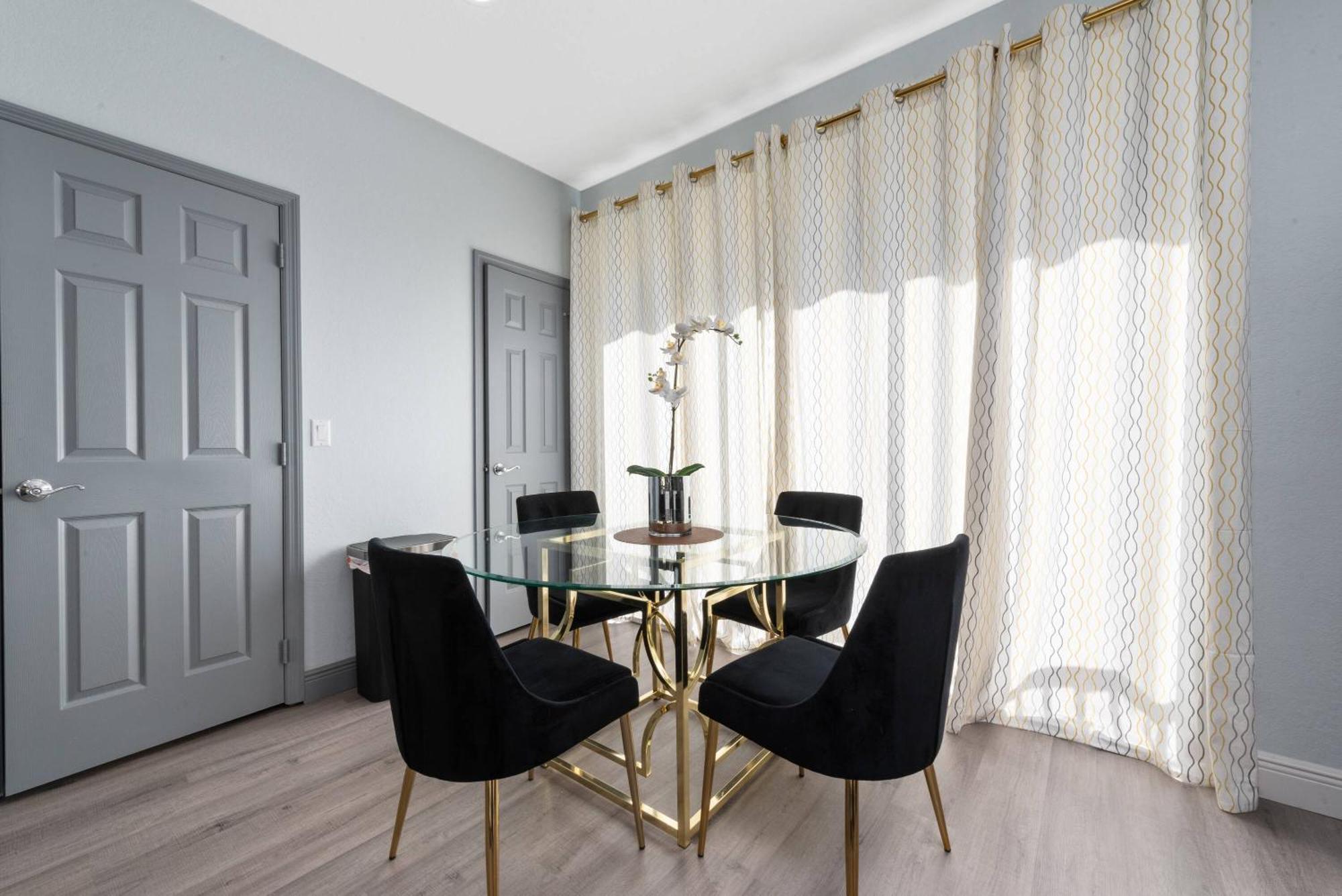 Townhome In 3 Suits Holiday home