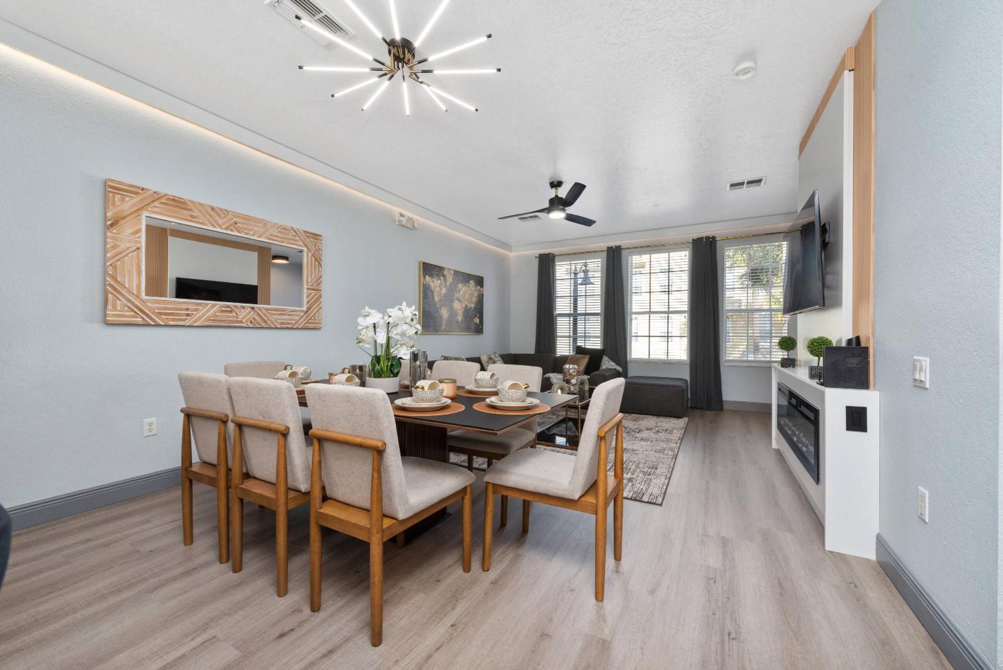 Townhome In 3 Suits *