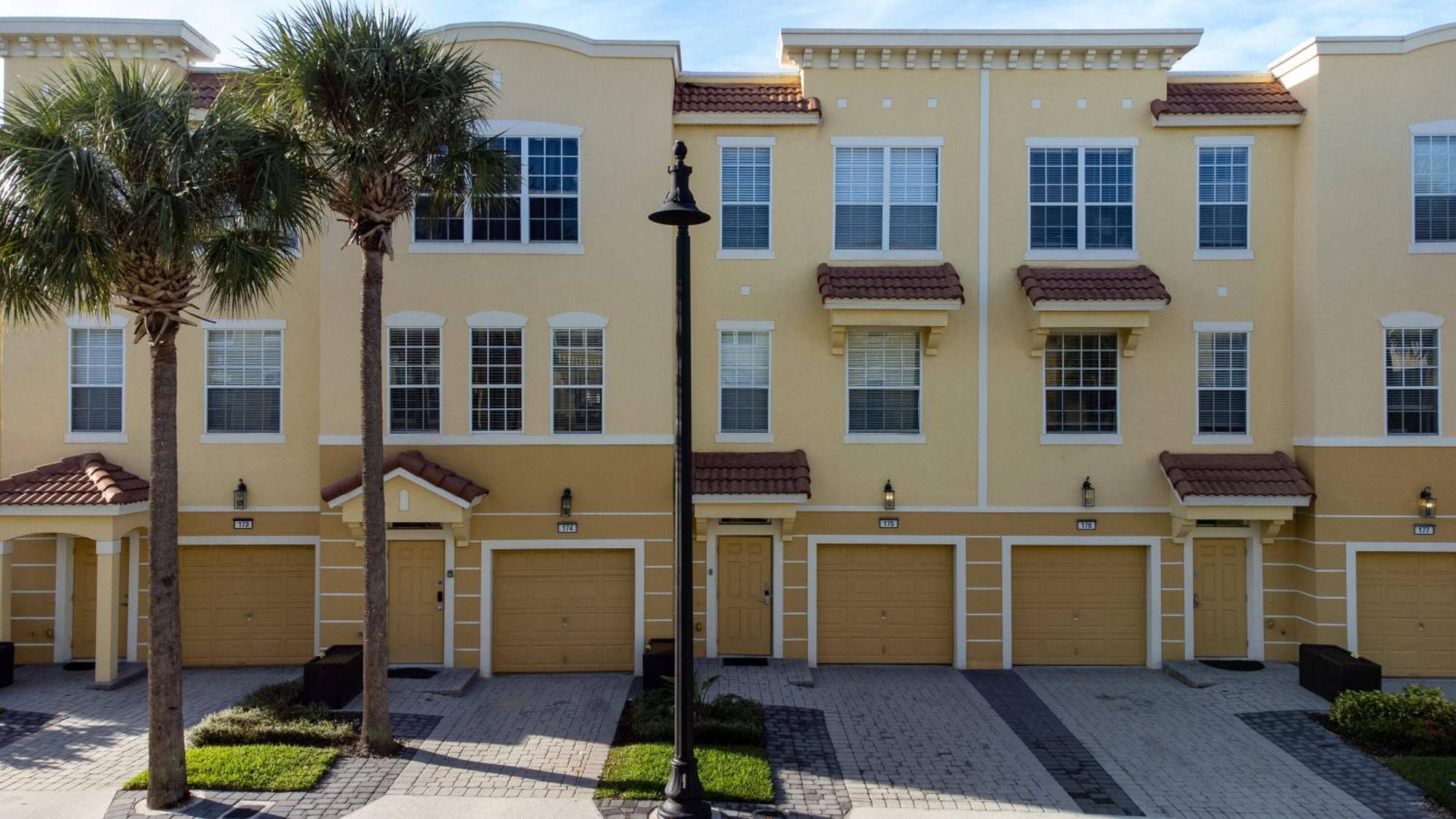 Holiday home Townhome In 3 Suits *