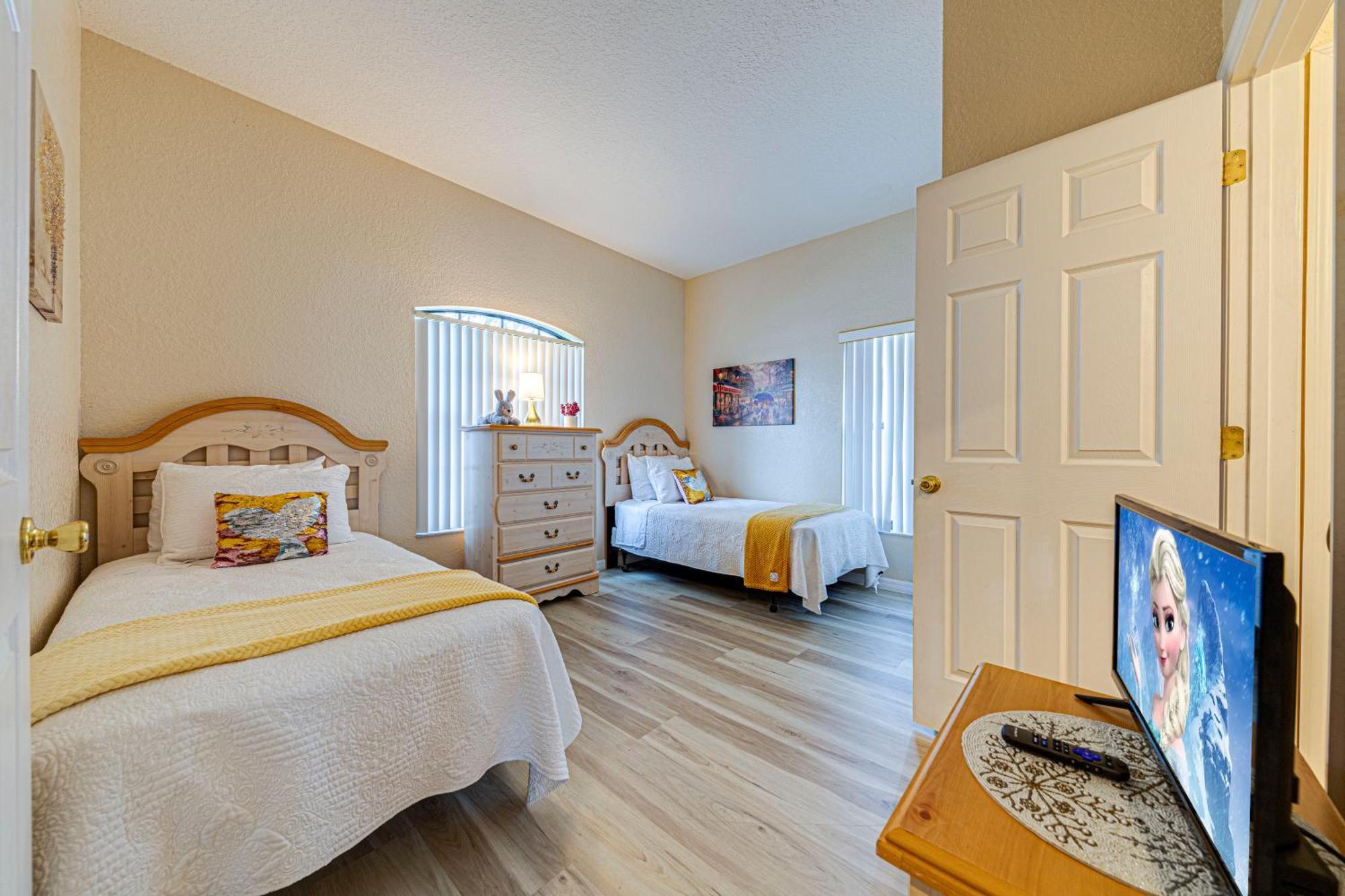 Dream - New 4br/3ba - 6 Miles From