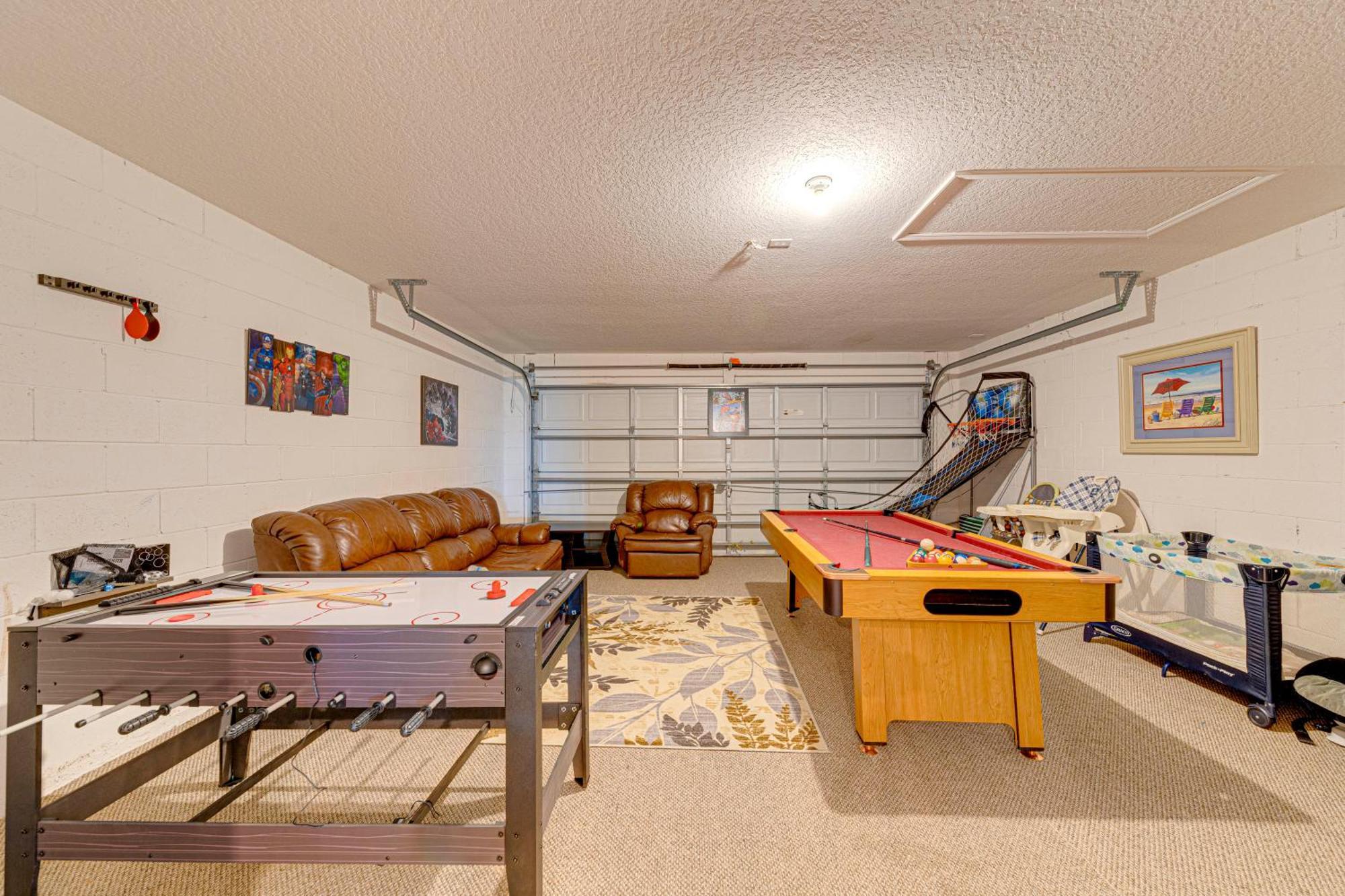Dream - New 4br/3ba - 6 Miles From Villa