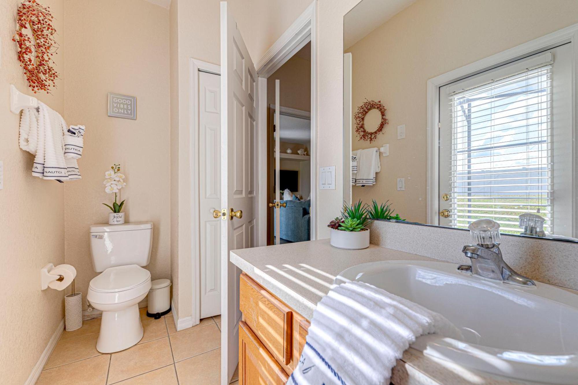Dream - New 4br/3ba - 6 Miles From Villa