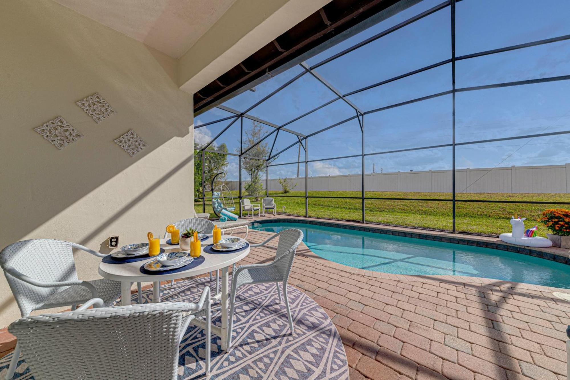 Dream - New 4br/3ba - 6 Miles From Villa *