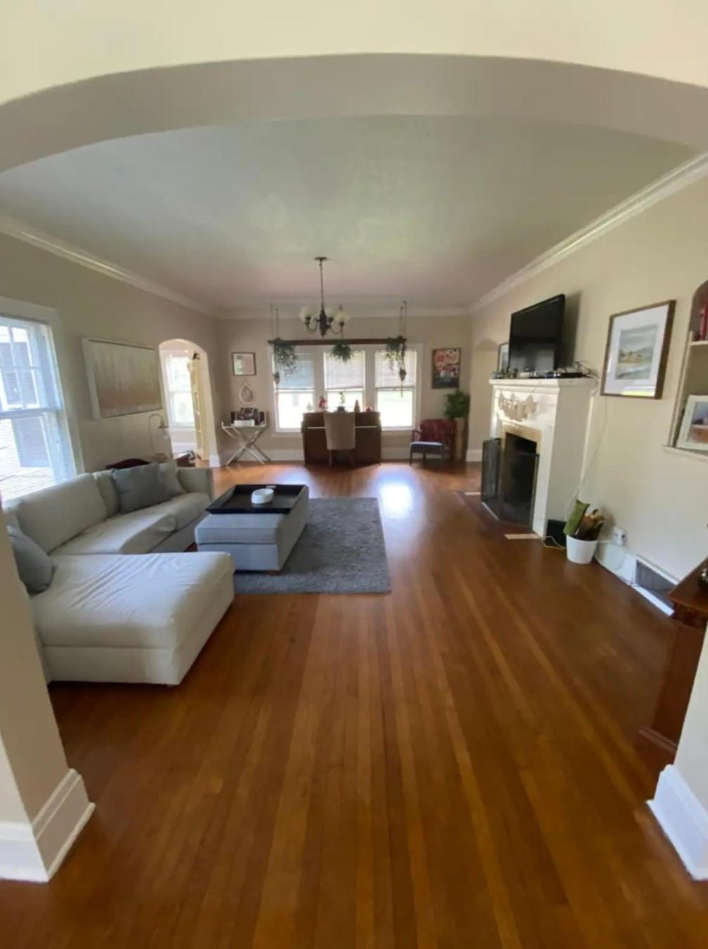 Beautiful Private With King Size Bed In Downtown Homestay