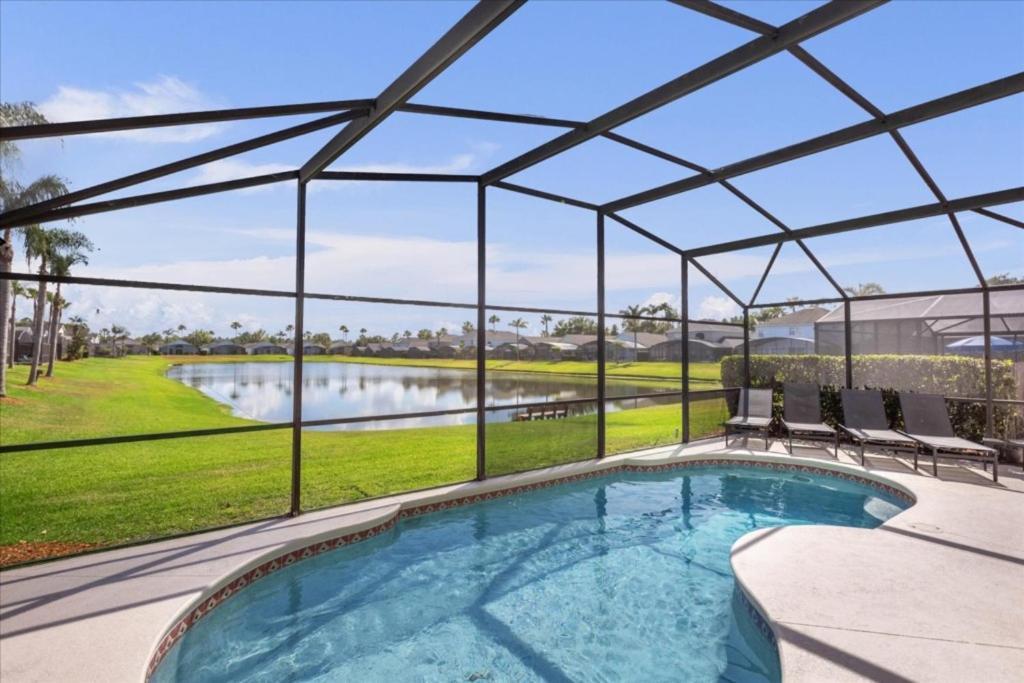 3 Bedrooms - 2 Bathrooms - Berkley 1076 Lb *