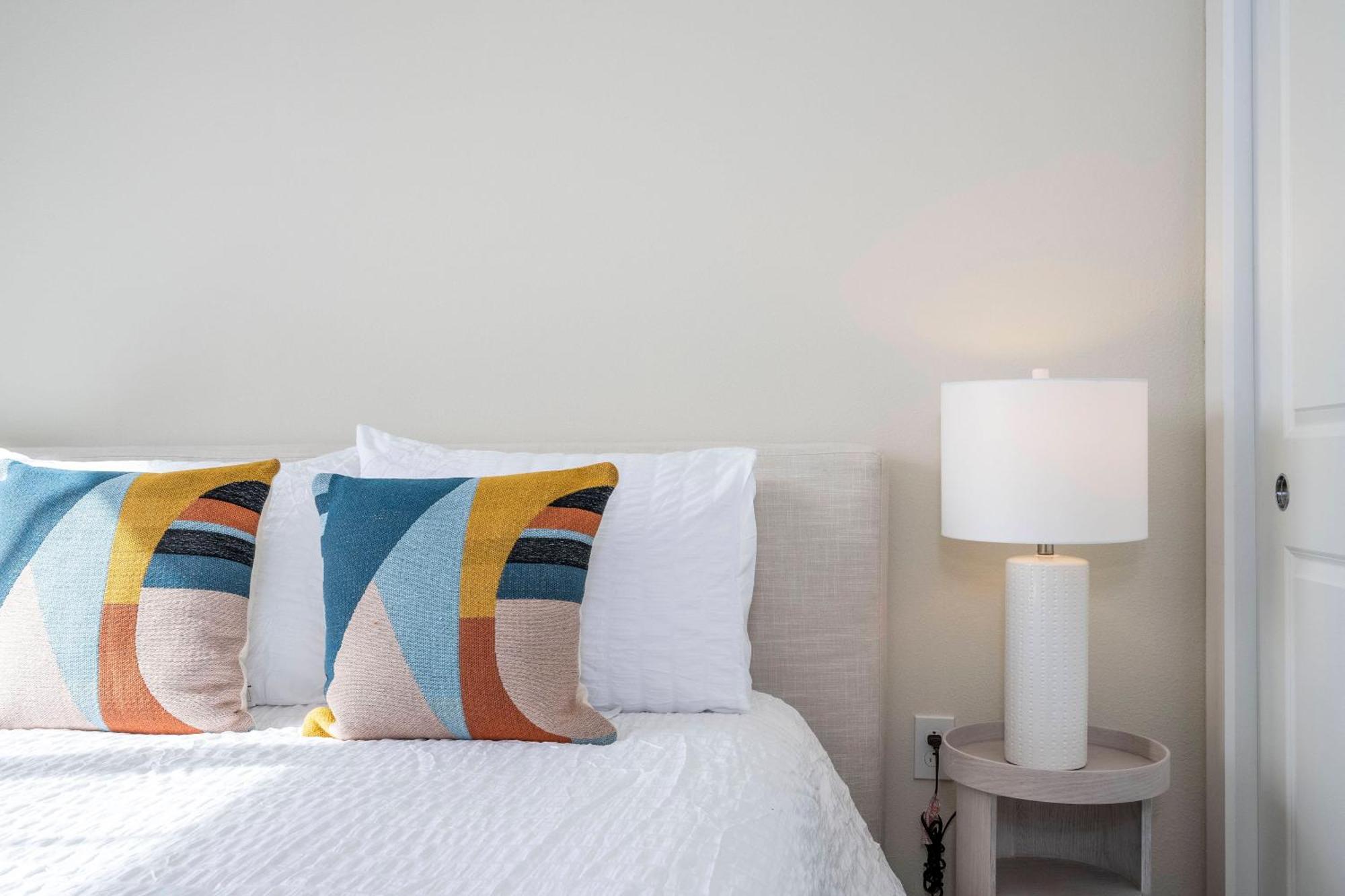 New Exclusive 5 Min To Holiday home *