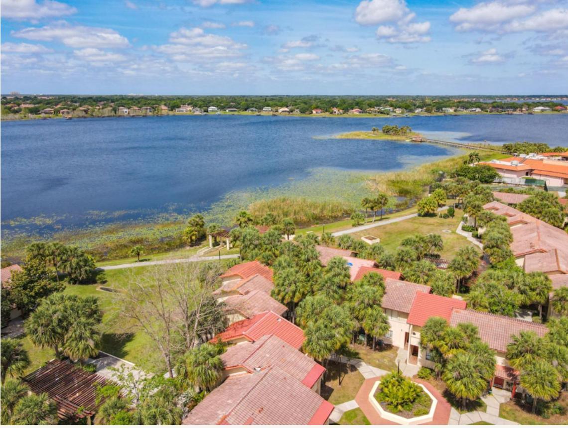 Charming Lakeview Retreat Ii *