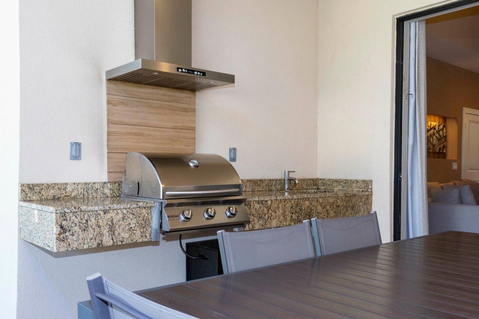 4 - 5 Min From - W Jacuzzi 7557 Holiday home Orlando