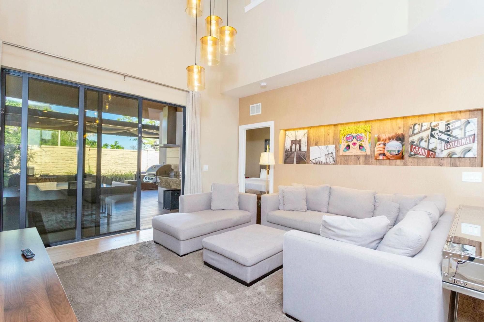 4 - 5 Min From - W Jacuzzi 7557 Holiday home *