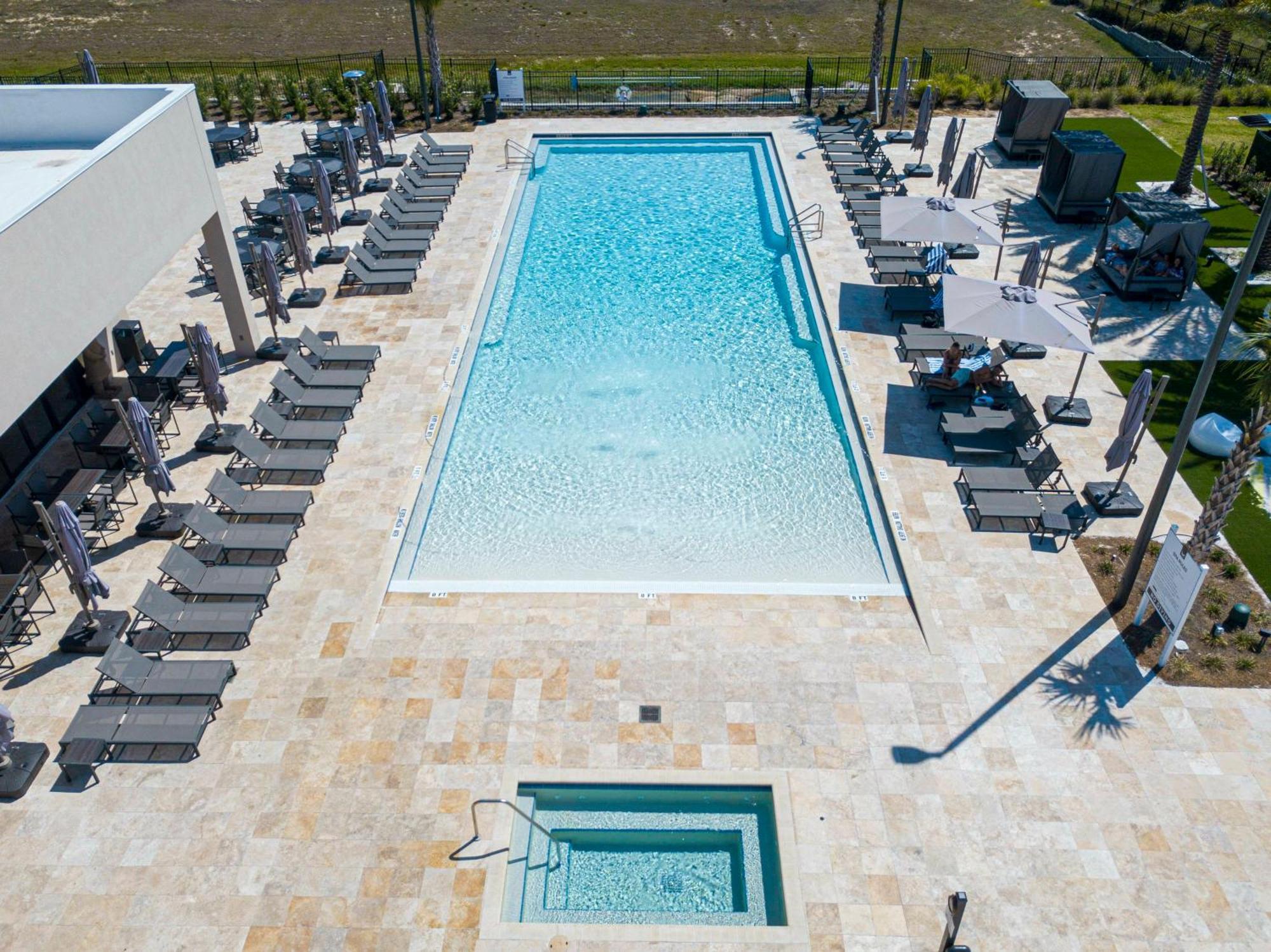 4 - 5 Min From - W Jacuzzi 7557