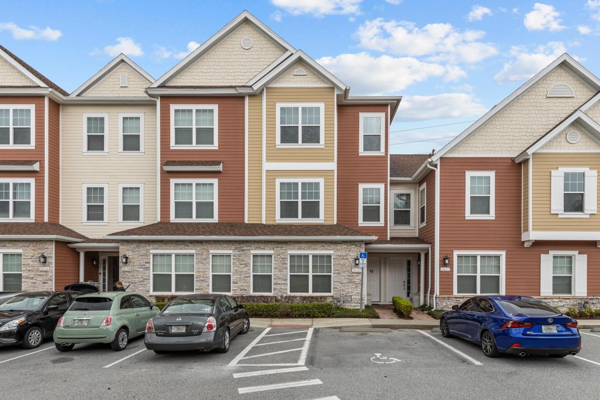 Location!! Modern Luxury 2 Miles From Disney!