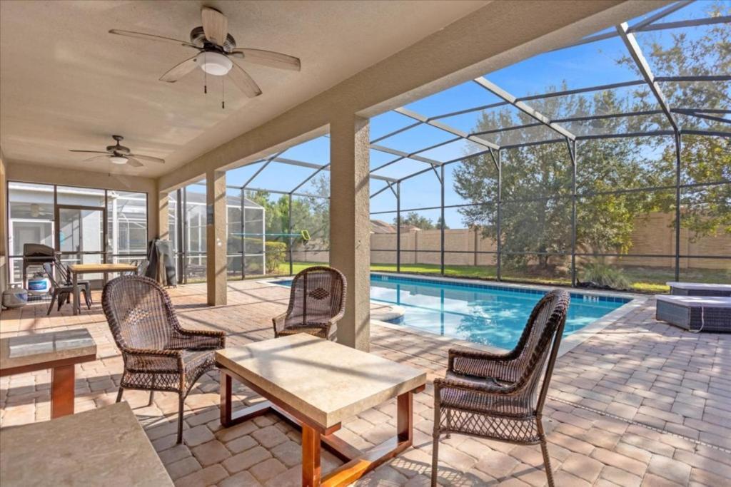7 Bedrooms - 5 Bathrooms - Champions Gate 1532 Mv