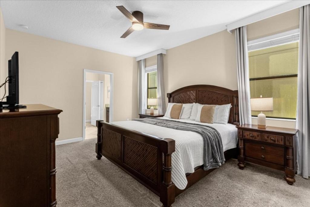 7 Bedrooms - 5 Bathrooms - Champions Gate 1532 Mv