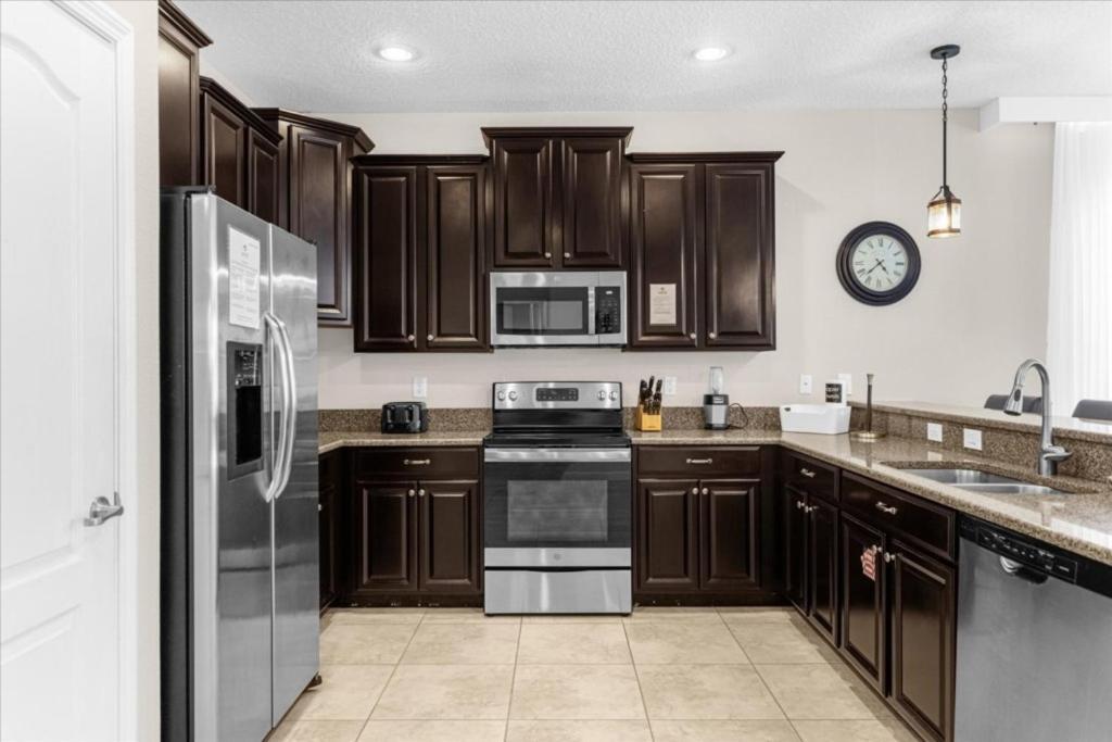 7 Bedrooms - 5 Bathrooms - Champions Gate 1532 Mv *