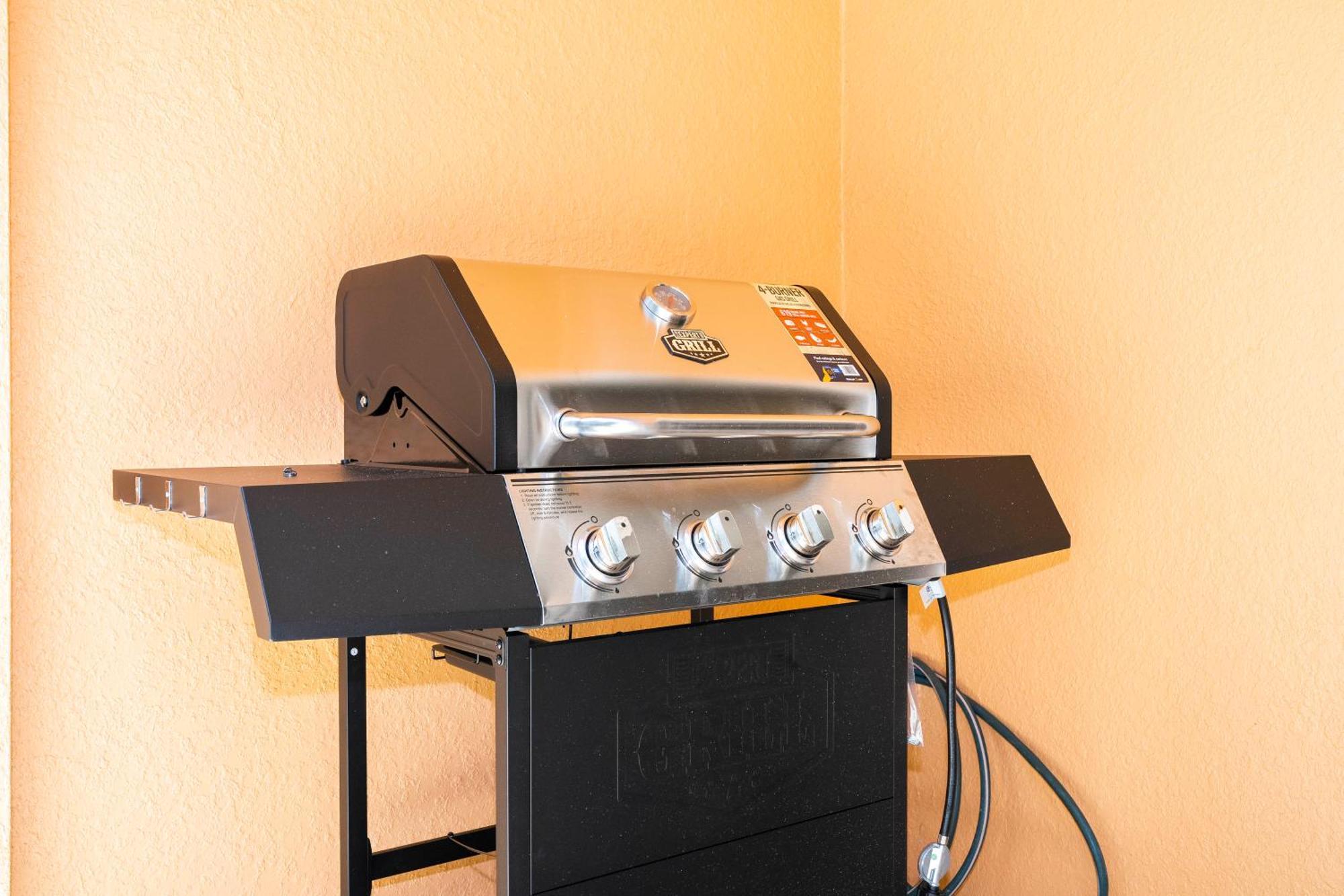 3br Townhouse Near Bbq Grill And Pool