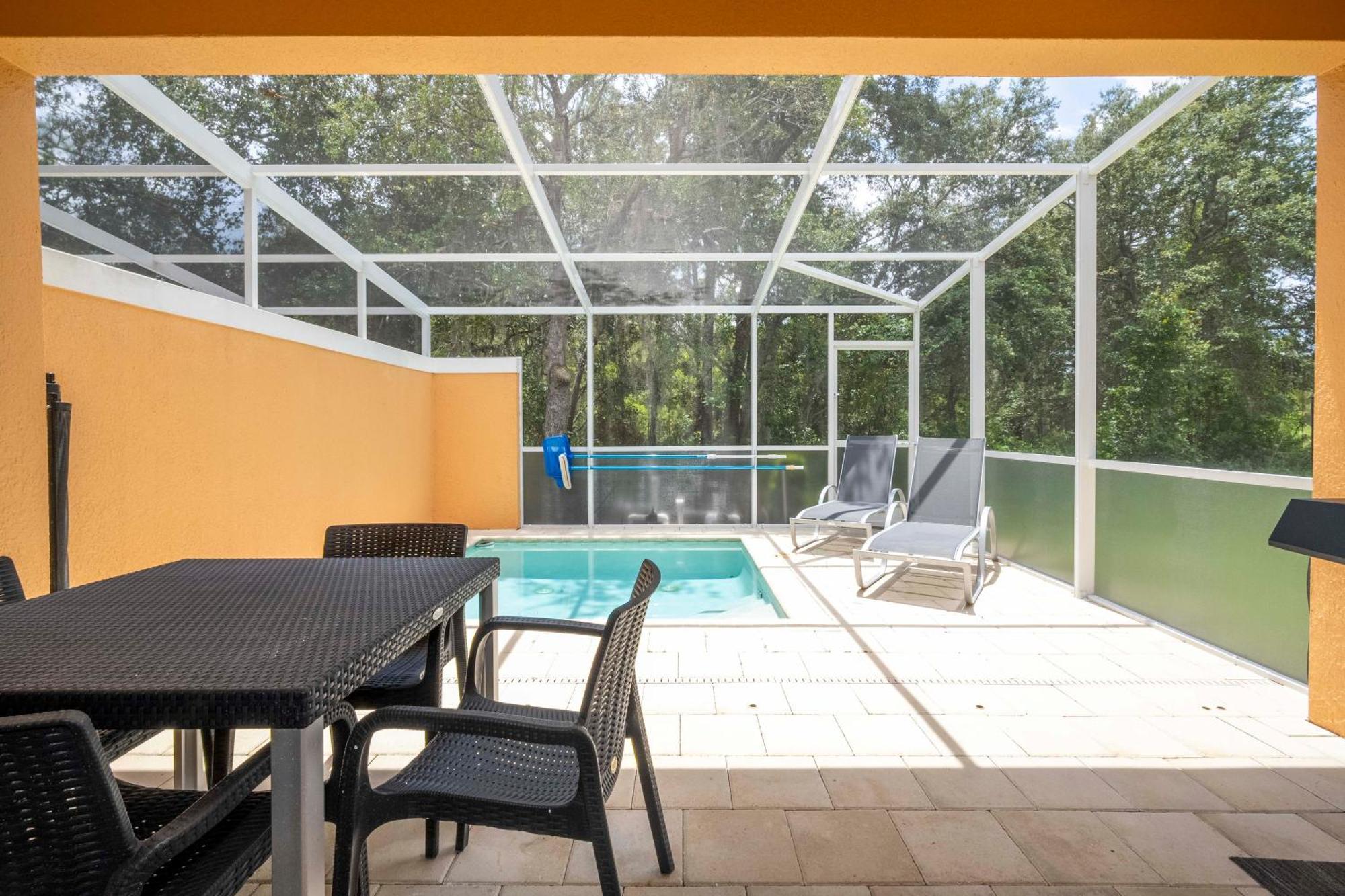 3br Townhouse Near Bbq Grill And Pool Holiday home